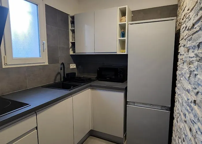 Privees Dans Des Lauriers